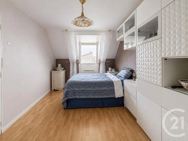 Maison à vendre  5 pièces - 103,77 m 2   COMBS LA VILLE  - 77