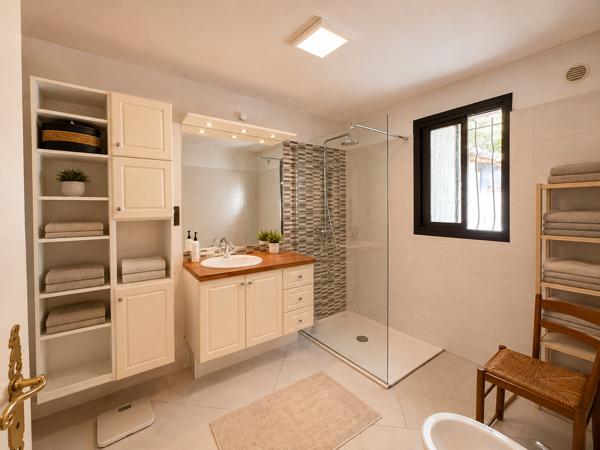 Maison
         4 pièces
        - 114 m² 515 000 € *