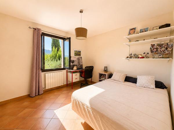 Maison
         4 pièces
        - 114 m² 515 000 € *