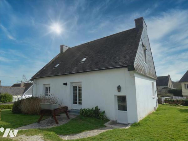 CHATEAUNEUF DU FAOU- Grande maison, proche bourg