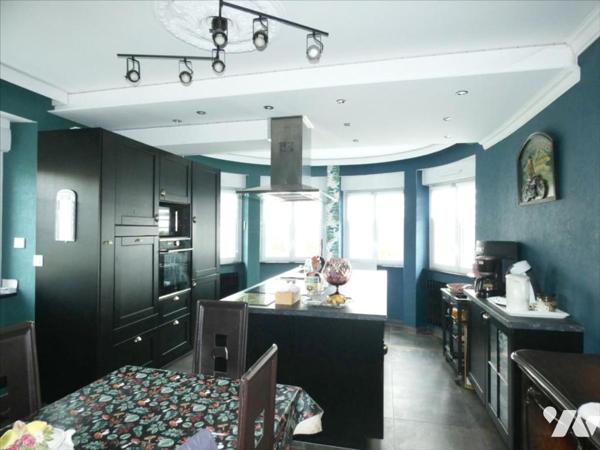 CHATEAUNEUF DU FAOU- Grande maison, proche bourg