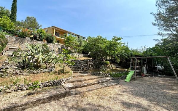 Maison à vendre    5 pièces • 167 m2 Peymeinade