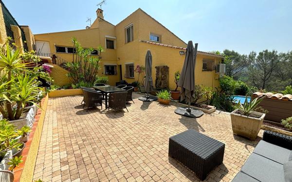 Maison à vendre    5 pièces • 167 m2 Peymeinade