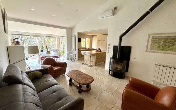 Maison à vendre    5 pièces • 167 m2 Peymeinade