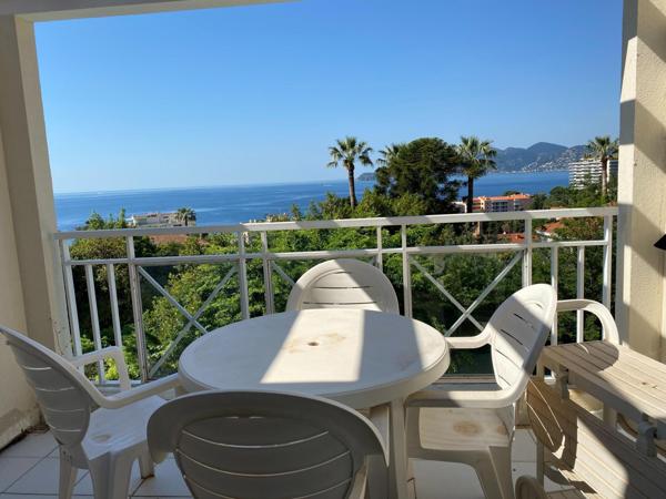 CANNES 3 PIECES VUE MER