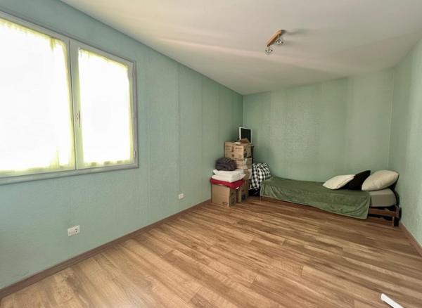 Gex ? Maison + stockage dans zone commerciale