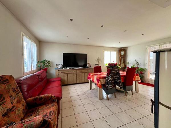 Gex ? Maison + stockage dans zone commerciale