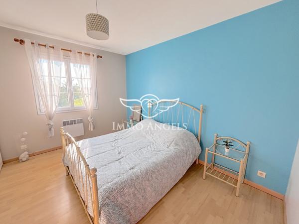 Maison spacieuse avec piscine au calme