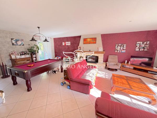 Maison spacieuse avec piscine au calme