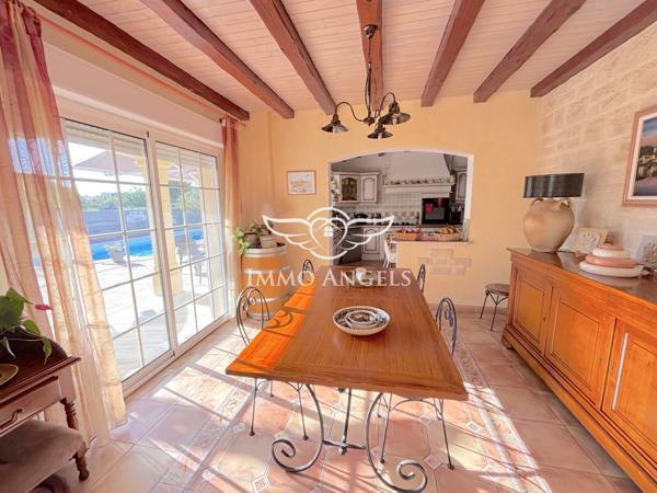 Maison spacieuse avec piscine au calme