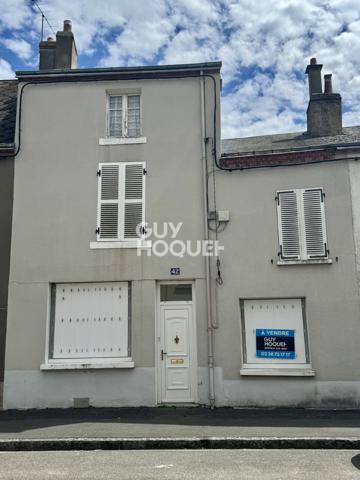 Maison de ville  2 ch 1 bur 102 m² dépendances et garage 102 m2 250 m² de jardin