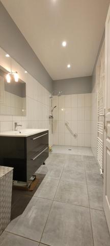 Maison en pierre sur un parc arboré de 4453 m2