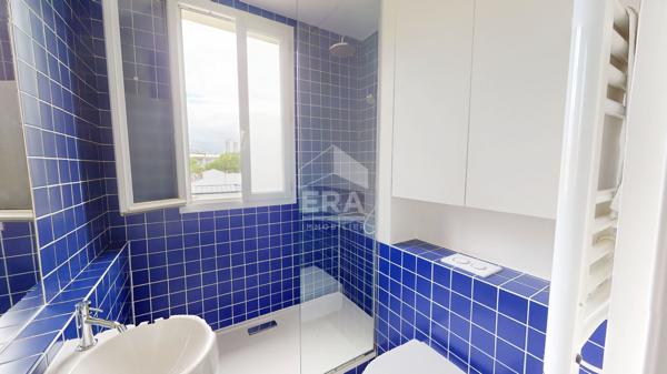 Appartement Paris 2 pièces traversant