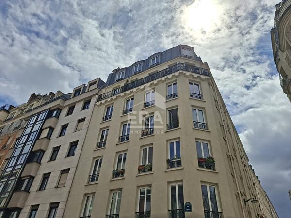 Appartement Paris 2 pièces traversant