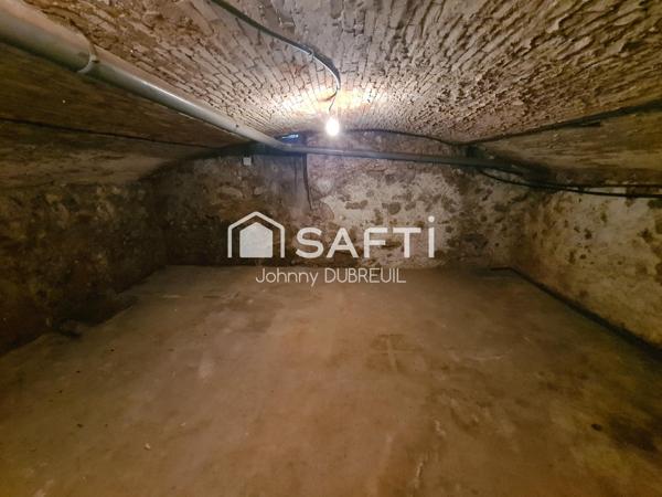 GONFARON - MAISON DE VILLAGE 142M2 AVEC 2 APPARTEMENTS, COMPTEURS INDIVIDUELS, CAVE, PROCHE DES COMMODITÉS.