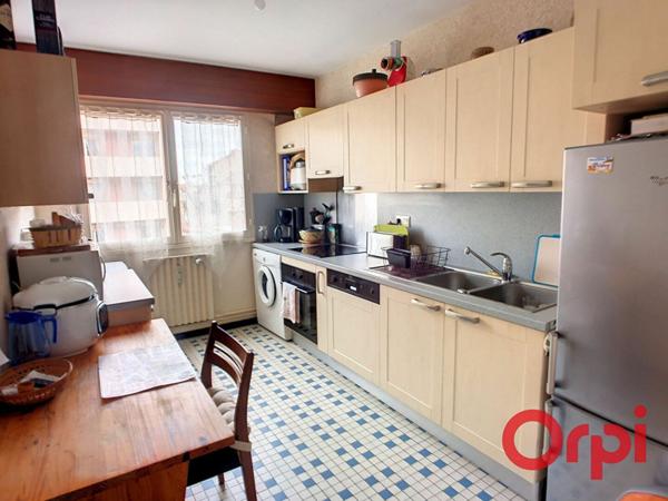 Appartement à vendre    3 pièces •  Montluçon