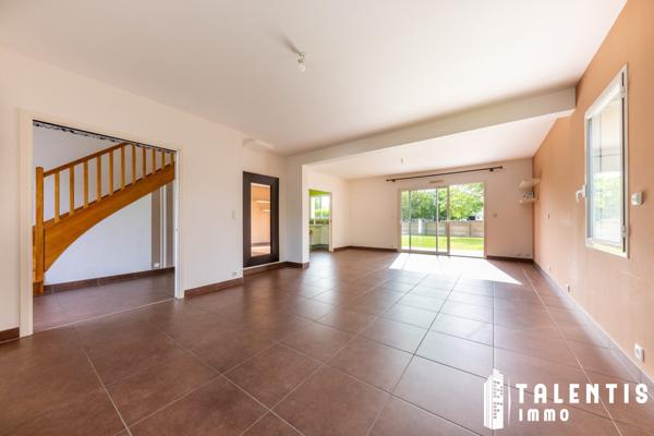 Exclusivité | TREILLIÈRES - BOURG | Maison Familiale 7 Pièces (160m² | 5ch)