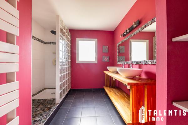 Exclusivité | TREILLIÈRES - BOURG | Maison Familiale 7 Pièces (160m² | 5ch)