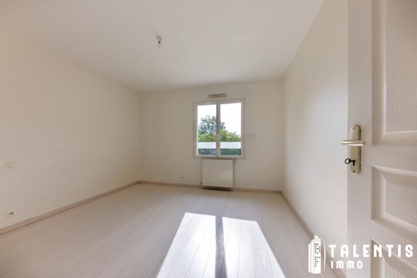 Exclusivité | TREILLIÈRES - BOURG | Maison Familiale 7 Pièces (160m² | 5ch)