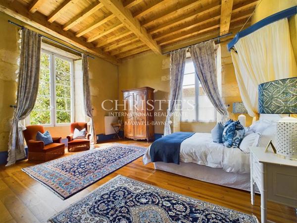 Manoir luxueux du XVe siècle à vendre en Dordogne