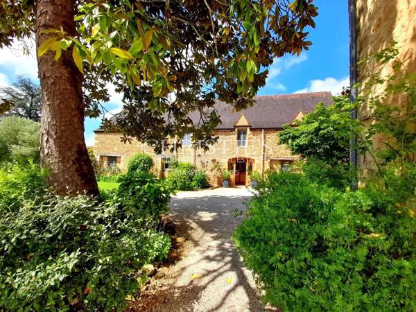 Manoir luxueux du XVe siècle à vendre en Dordogne
