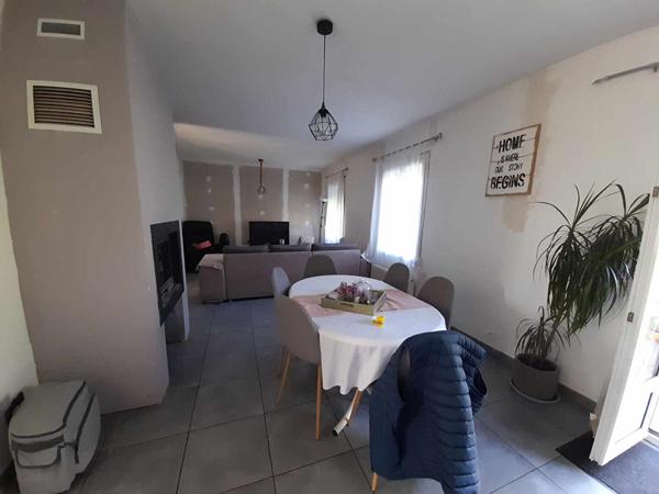 TRÈS PROCHE CHAUNY, SECTEUR RECHERCHÉ, PRODUIT RARE!