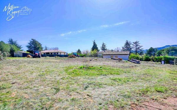 Terrain à construire avec bâti à conserver ou à démolir pour contruire votre habitat de demain