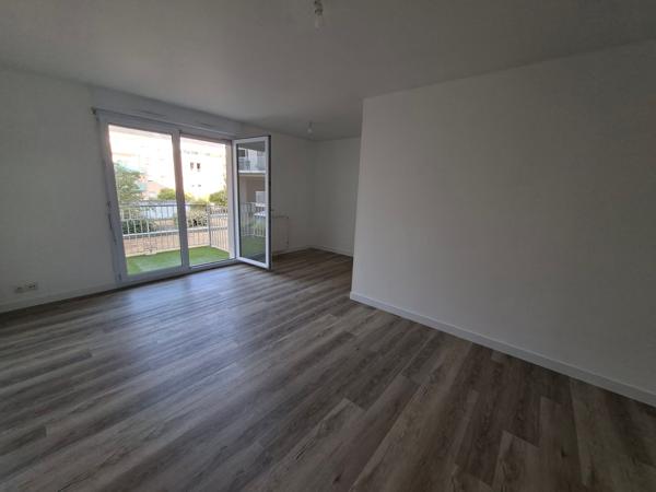 Secteur ney -  t2 avec parking et cave