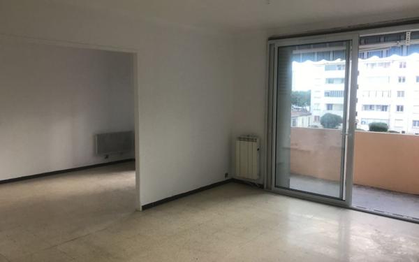 Appartement à louer    3 pièces •  Nîmes