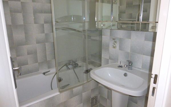 Appartement à louer    3 pièces •  Nîmes