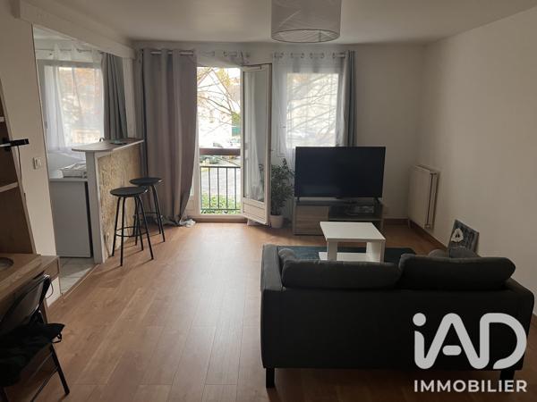 Location studio 33 m² Savigny-le-Temple