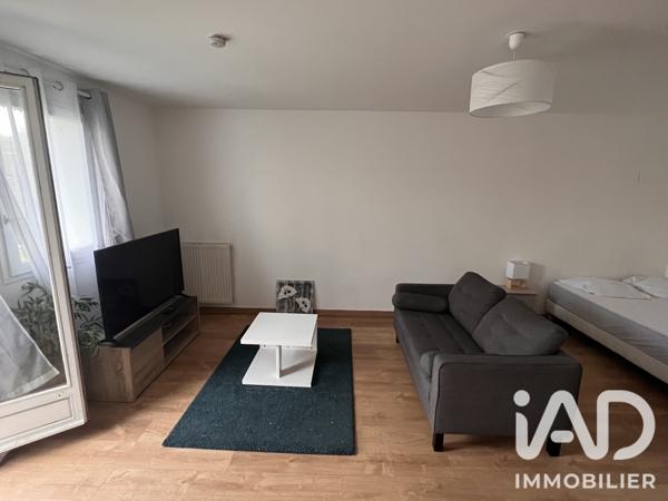 Location studio 33 m² Savigny-le-Temple