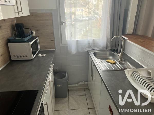 Location studio 33 m² Savigny-le-Temple