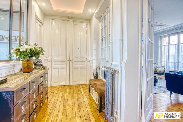 Versailles Notre-Dame Les Prés Appartement 6 pièces 145 m² situé au 2ème étage avec ascenseur (rarissime) €1 290 000 ** - Référence 27651