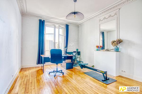 Versailles Notre-Dame Les Prés Appartement 6 pièces 145 m² situé au 2ème étage avec ascenseur (rarissime) €1 290 000 ** - Référence 27651