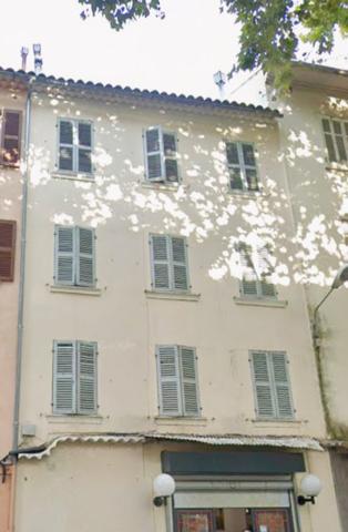 Immeuble
                                                                                                                                                
                                                                                                                                                
                                                                                                                                                
                                                    
                                                                                                                                                                                                                                                                                                                        120  m²