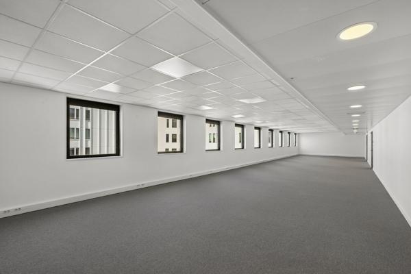 Bureaux à louer à Nanterre avec surfaces modulables et accès RER