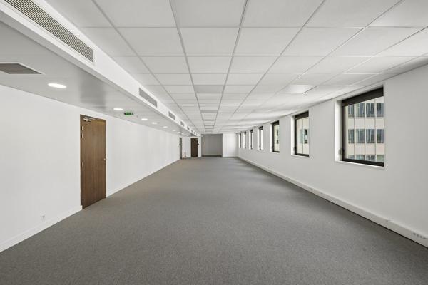 Bureaux à louer à Nanterre avec surfaces modulables et accès RER