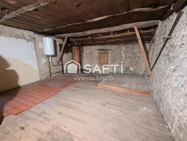 Plein centre ville d' Aulnay maison de 3 chambres et garage