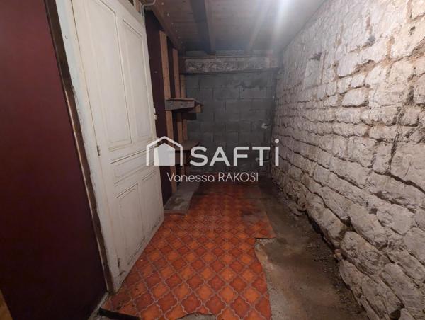 Plein centre ville d' Aulnay maison de 3 chambres et garage