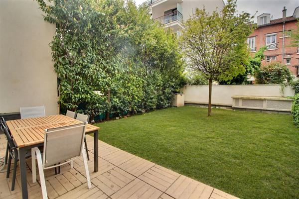 Suresnes Carnot Gambetta : Appartement familial de 4 pièces avec jardin privatif, terrasse, balcon et parking