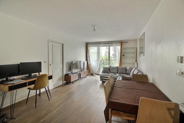 Suresnes Carnot Gambetta : Appartement familial de 4 pièces avec jardin privatif, terrasse, balcon et parking
