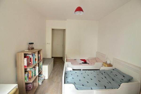 Suresnes Carnot Gambetta : Appartement familial de 4 pièces avec jardin privatif, terrasse, balcon et parking