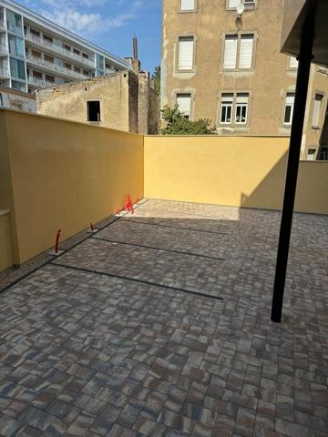 BUREAUX à VENDRE de 102.3 m²