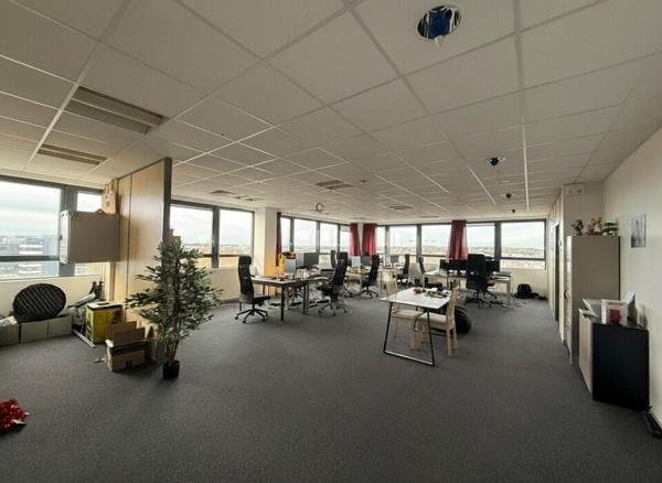 TOURS NORD L'AERONEF BUREAUX A LOUER DE 130 M² AVEC POSSSIBILITE DE PARKINGS