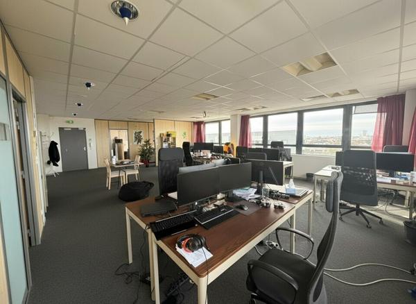 TOURS NORD L'AERONEF BUREAUX A LOUER DE 130 M² AVEC POSSSIBILITE DE PARKINGS