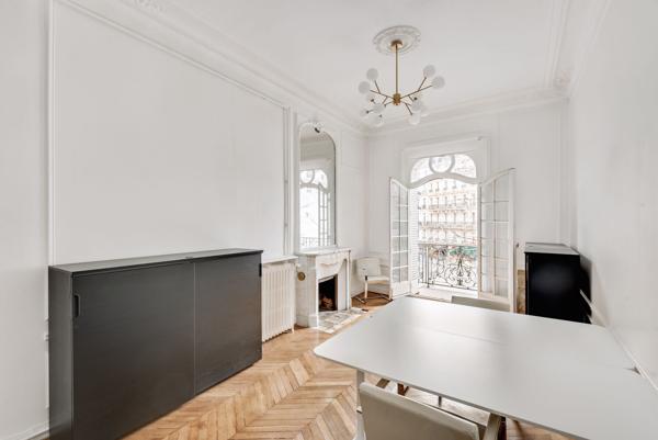 Bureaux à louer à PARIS 75008