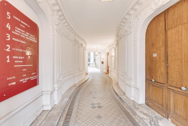 Bureaux à louer à PARIS 75008