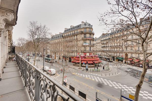 Bureaux à louer à PARIS 75008