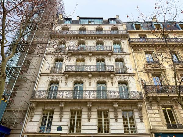 Bureaux à louer à PARIS 75008